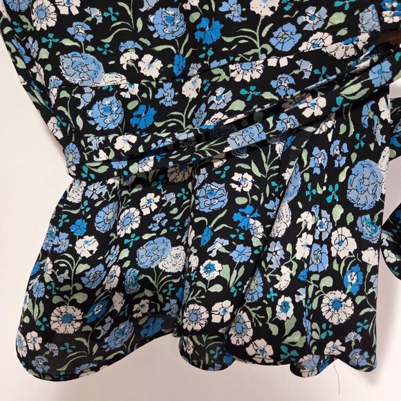 EUC LIKE NEW LOFT FLORAL V NECK WRAP FLUTTER SLEEVES TOP SZ XS - Picture 4 of 15